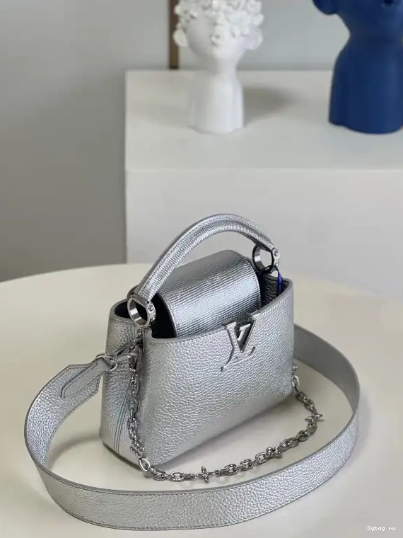 CAPUCINES VUITTON LOUIS MINI 0623